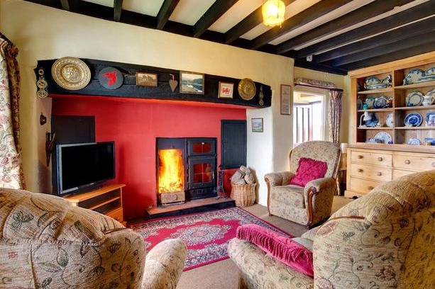 Llanfaglan House | Ty Eiddew