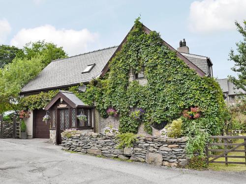 Beddgelert House | Ty Newydd