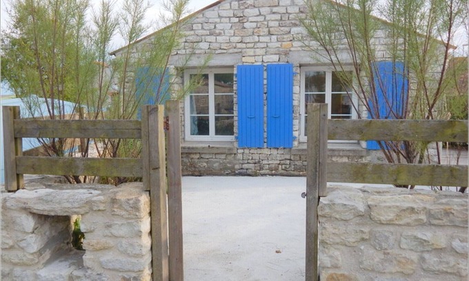 Saint-Denis-d'Oleron House | Typical house 100 m from the sea near the Chassiron lighthouse