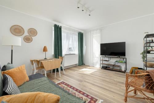 Katowice Apartment | Tysiąclecia Studio Apartament z balkonem i darmowym parkingiem by Noclegi Renters