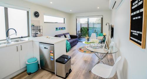 Brunswick West Apartment | U101 Brunswick Living First Floor Balcony Close to APT and CBD Free Wifi Tram at Doorstep