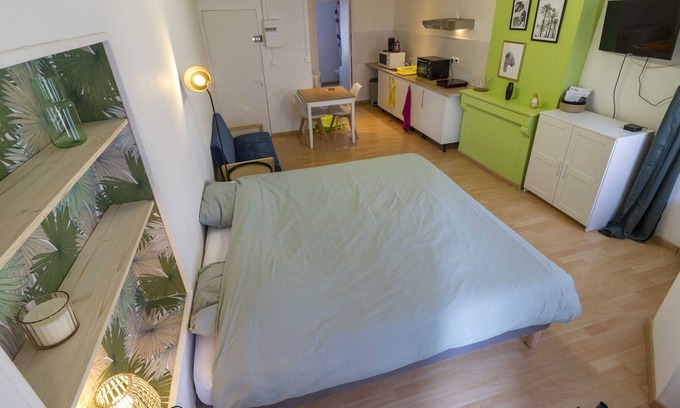 Cherbourg-en-Cotentin Apartment | U2 Studio Équipé Proche Naval Group - Netflix