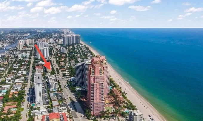 Dolphin Isles Apartment | U2-Sunrise Beach Sensation Marvelous apartment with AC in Fort Lauderdale