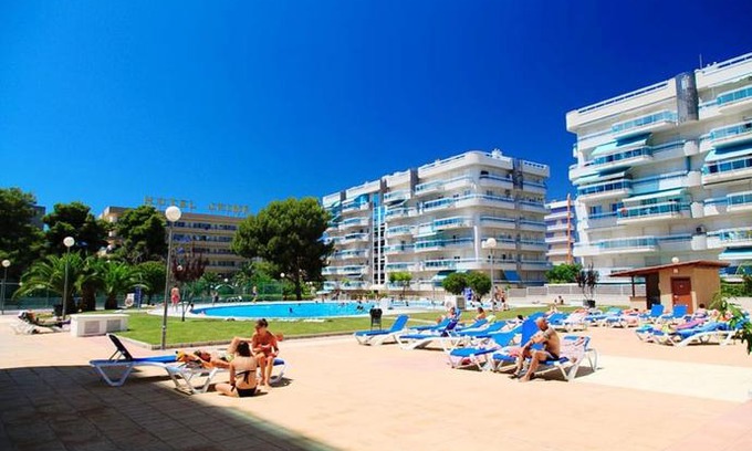 Salou City Centre Apartment | UHC Larimar Family Complex