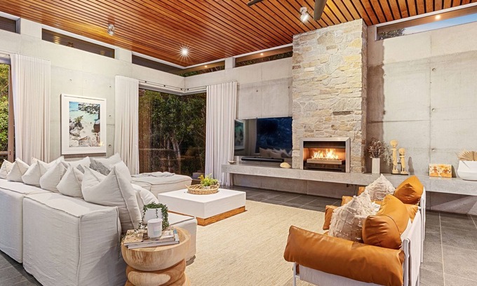 Kingscliff House | Ultimate Beachfront Escape with Pool