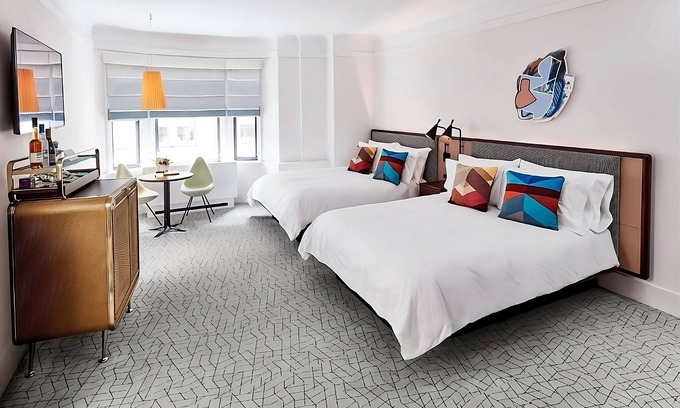 NoMad House | Ultimate City Escape! 4 Comfortable Units, Onsite Restaurant, Pets Allowed!