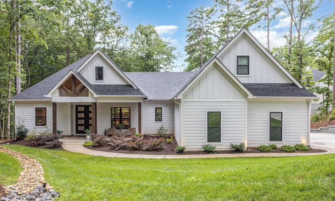 Mooresville House | Ultimate Lake Norman Getaway - 6BR, Pool, Fire Pit, Kayaks, & Boat Dock