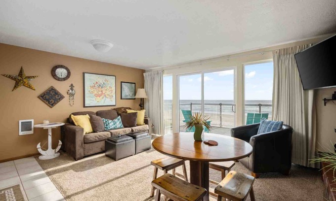 Rockaway Beach Condo | Ultimate Oceanfront Escape for Two at Beachy Eagle A, Amazing Views, Fire-Table, Steps from Beach