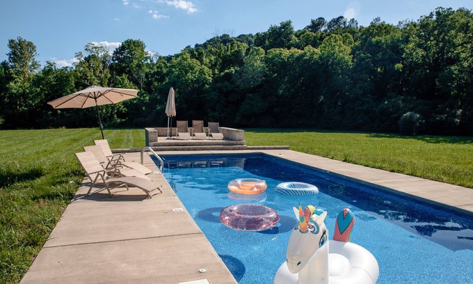 Whites Creek House | Ultimate Privacy - Luxury Home on 9 Acres with Private Pool