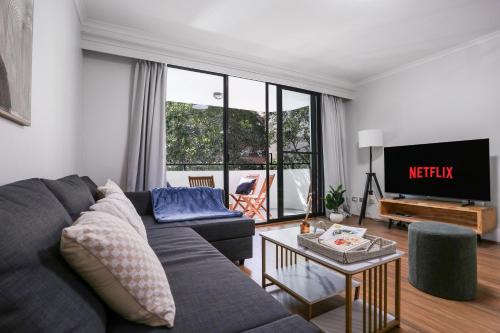 Ultimo Apartment | Ultimo NSW - 2 Bedroom Apartment with Balcony