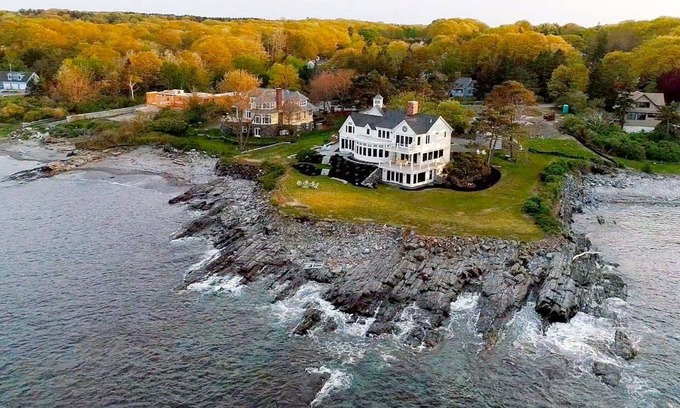 Cape Elizabeth House | Ultra Luxury Oceanfront Estate on a Bluff-Cape Elizabeth 5 BDRM/4 Bath 5000 ft