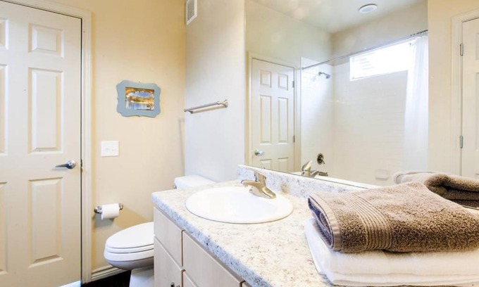 Dawson Apartment | Ultra-Modern SoCo Townhome