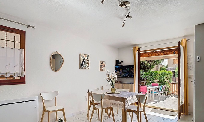 Vias House | Un Petit Coin de Paradis en Bord de mer