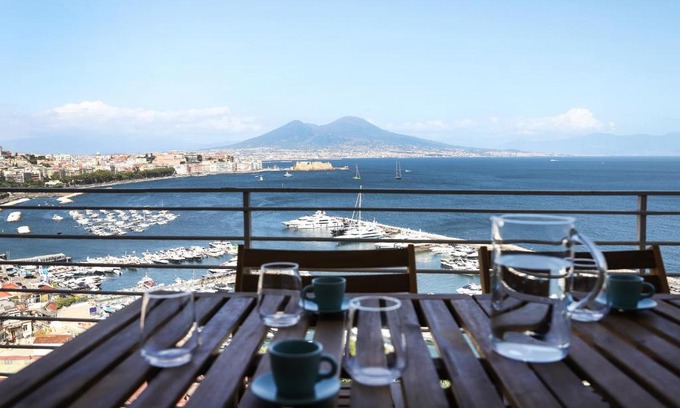 Mergellina Apartment | Una terrazza sul Golfo di Napoli by Wonderful Italy