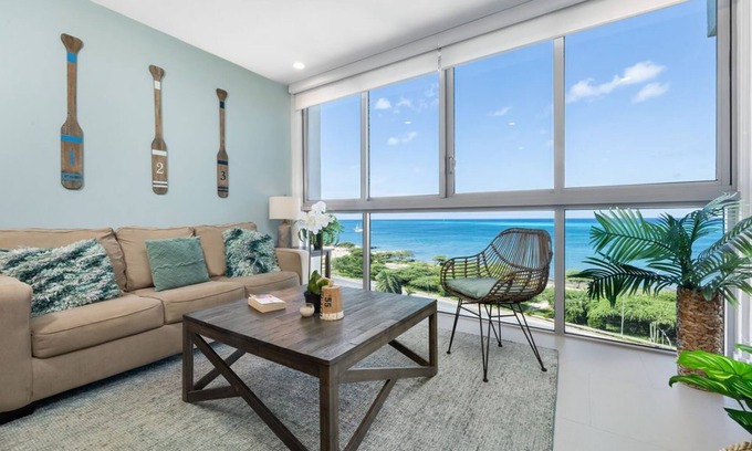 Noord Condo | Unbeatable 2 bedroom beachfront condo!