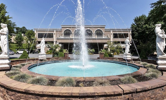 Town of Delaware Resort | Unbelievably priced week in the Catskills at The Villa Roma Resort & Spa