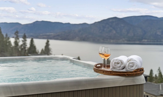Okanagan-Similkameen House | Uncorked Escape ~ Naramata 2 bdrm suite with simply stunning views & hot tub.