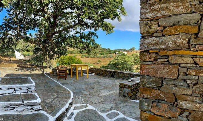 Kea House | Under Royal Oaks