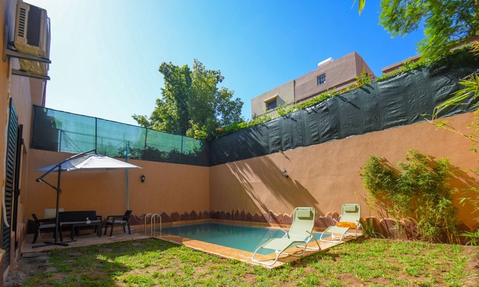 Menara Villa | Une Charmante Villa Avec Piscine