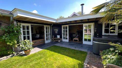 Borne House | Unieke Accommodatie in Twente met Jacuzzi