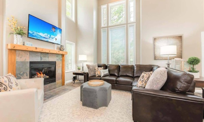 Midvale House | Union Duplex Woods and Spruces in Salt Lake with Hot Tub