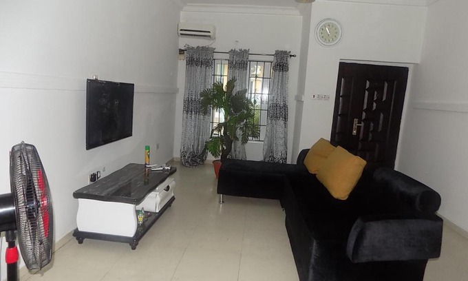 Port Harcourt Apartment | Unique 1BEDROOM Shortlet Stadium Rd with 24hrs light-FREE WIFI -N58,000