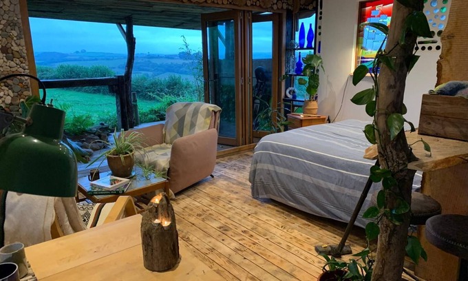 Llanelli Apartment | Unique 2-bed Cabin in Llanelli
