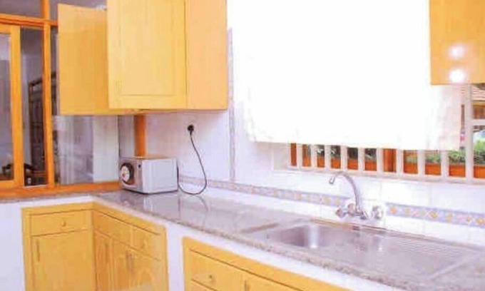 Nairobi Cottage | UNIQUE 2RR, UN BLUEZONE.STANDALONE, MOSS COMPLIANT