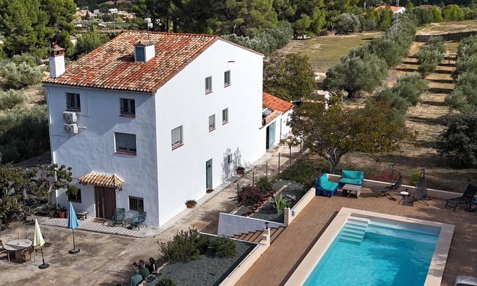 Ontinyent Bed & Breakfast | Unique B&B in Ontinyent - Surrounded by mountains and nature.