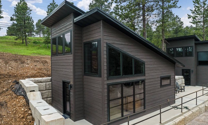 Deadwood Cabin | Unique Open Living New Cabin 2 Miles to Deadwood! 1/4 Mile off Hwy!