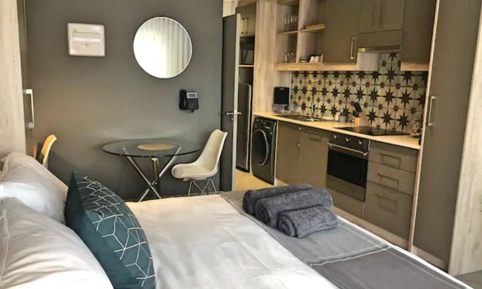 Stellenbosch Central Apartment | Unique Stay at The Den Stellenbosch