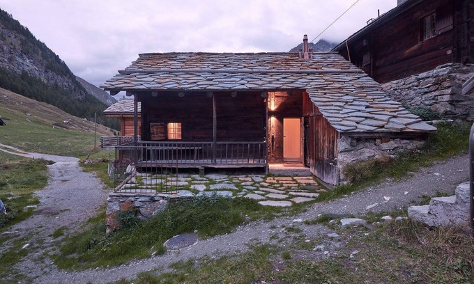 Arolla Ski Chalet | Unique swiss alpine design chalet: discover authentic beauty