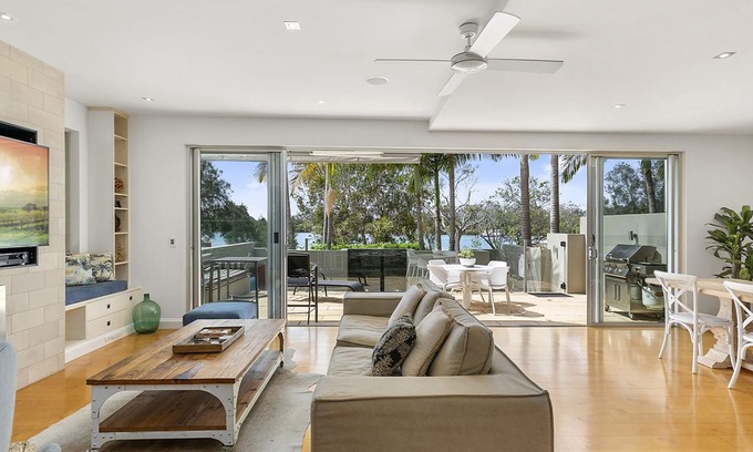 Tewantin Apartment | Unit 2, 9 Hilton Esplanade, Tewantin QLD