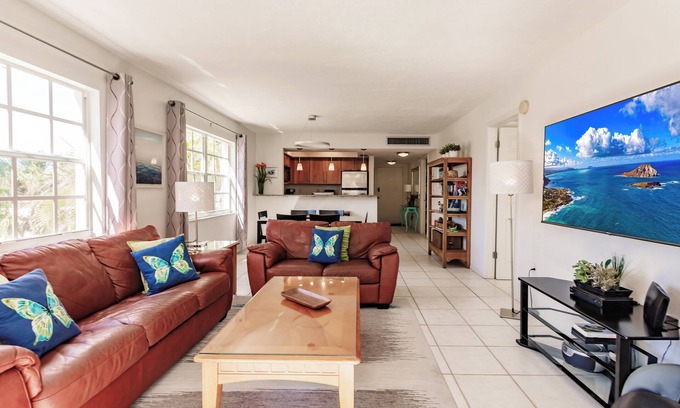 Siesta Key Condo | Unit 302-2 Bedroom 2 Bathroom Bay Side Condominium