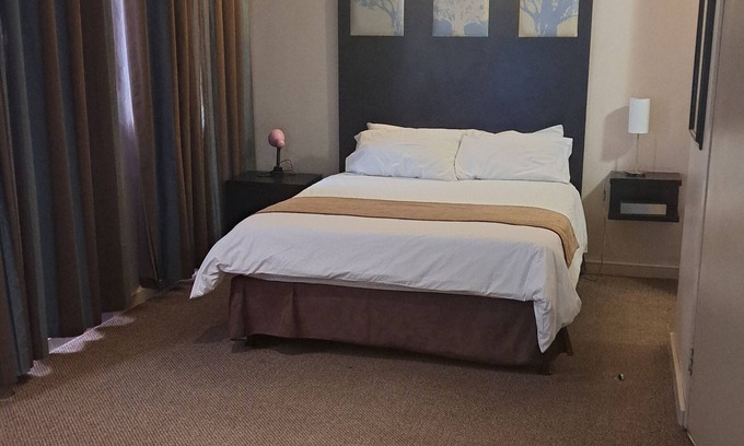 Downtown Johannesburg Apartment | Unit 409 Mapungubwe Hotel