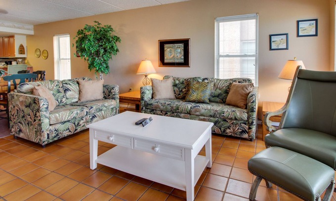 South Padre Island Condo | Unobstructed Beach View, Pool, Hot Tub, & Tropical Gardens