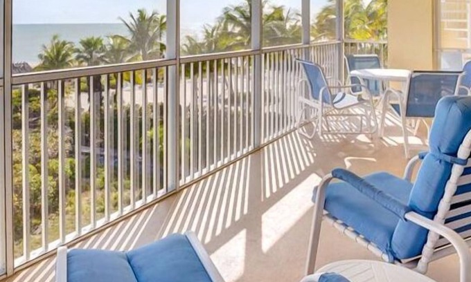 Sanibel Condo | Unparalleled Direct Gulf Views from this Elegant, Spacious, Penthouse Condo