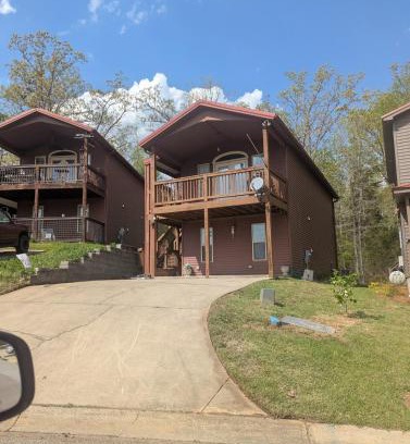 Gilbert House | Unrivaled Expeditions on Lake Murray