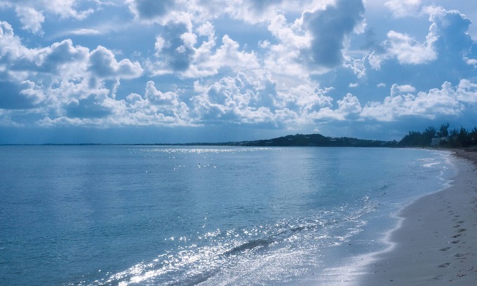 Blue Hills Apartment | Unrivalled beach access!