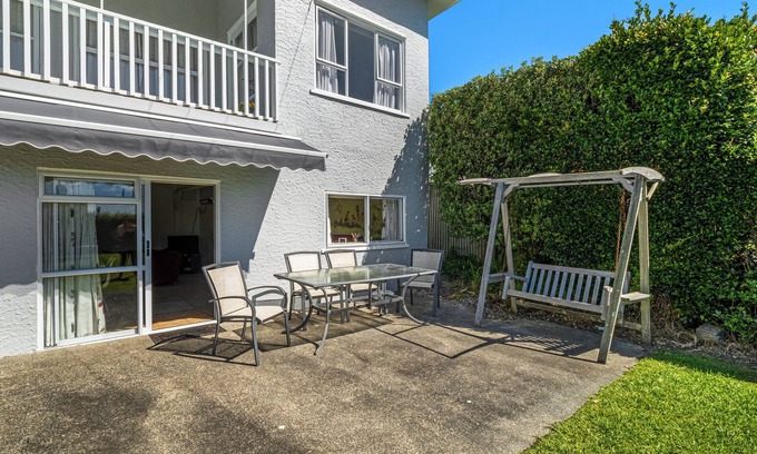 Tindalls Beach Cottage | Unwind at Tindalls Bay - Whangaparaoa Apartment