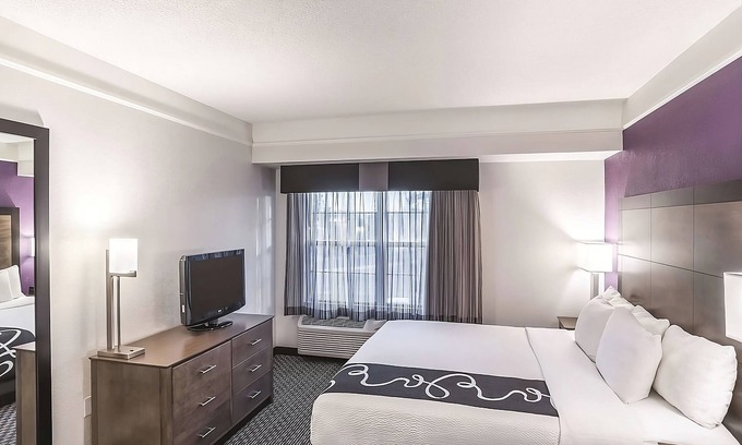 Flagstaff Hotel | Unwind in a Spacious Hotel Room w/Pool, Hot Tub - Ideal for Outdoor Fun