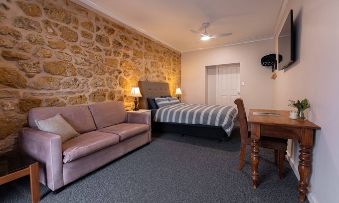 Mannum House | Unwind Mannum Riverside Retreat