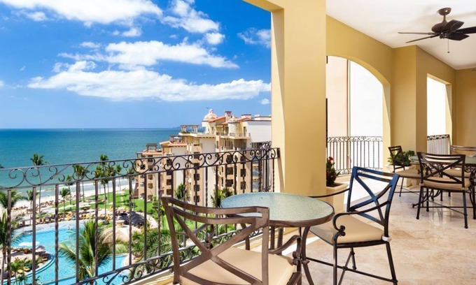 Flamingos Condo | Upscale 2BR Getaway at Villa La Estancia Riviera Nayari