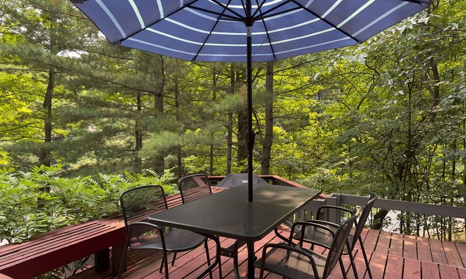 Suttons Bay Cottage | Up North Treehouse