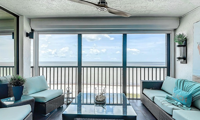 Fort Myers Beach Condo | UP TO 30% DISCOUNT ON REGULAR RATES!! MODERN OCEAN AND SAND BEACH FRONT!
