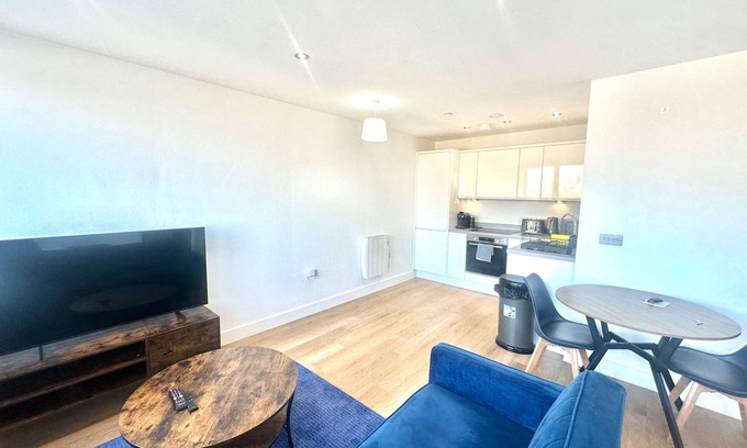 Old Trafford Apartment | Up to 40 percent Off Old Trafford Modern Apartment