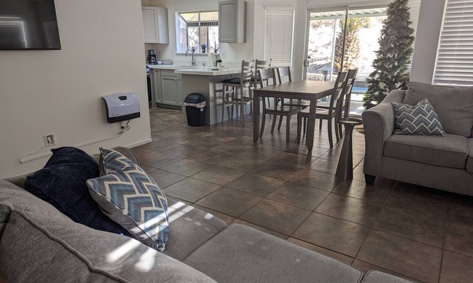 Las Vegas House | Up to 7-Guests, modernized home for vacationers and remote worker