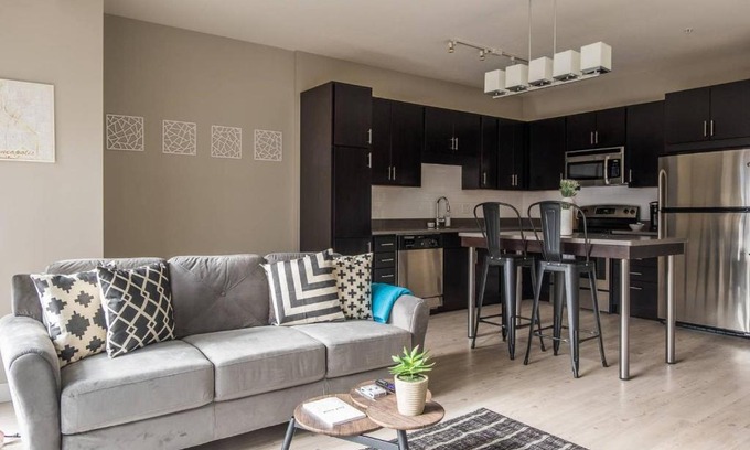 Nicollet Island Apartment | Updated 1BR Apt near the Mississippi River