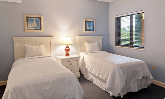 Hilton Head Resort | Updated 2BR Condo with Modern Kitchen, Balcony, Pool and Near Local Access