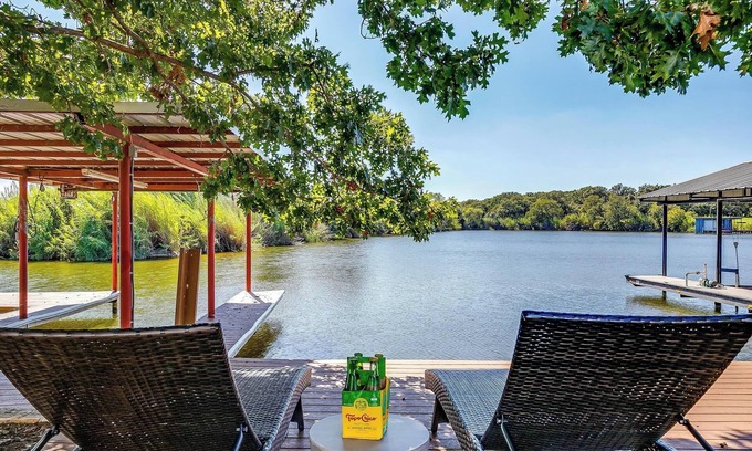 Granbury House | Updated 4BR Lakefront w/Hot Tub, Dock & Fire Pit